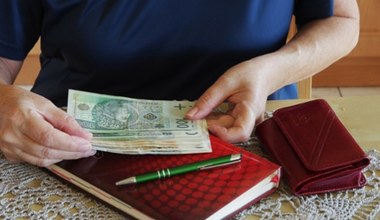 Emerytury wyższe nawet o połowę. Eksperci wskazują pewną grupę kobiet
