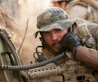 Emile Hirsch w scenie z filmu "Ocalony"