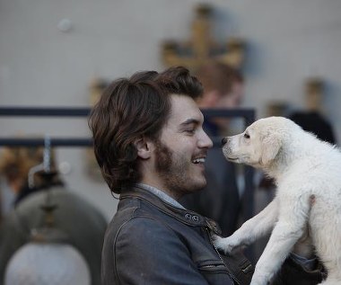 Emile Hirsch w scenie z filmu "Powtórnie narodzony"