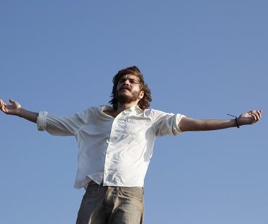 Emile Hirsch w scenie z filmu "Powtórnie narodzony"