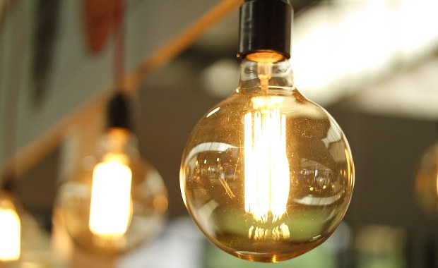 Emilewicz: Podwyżek cen prądu nie będzie. Rząd nad tym pracuje 