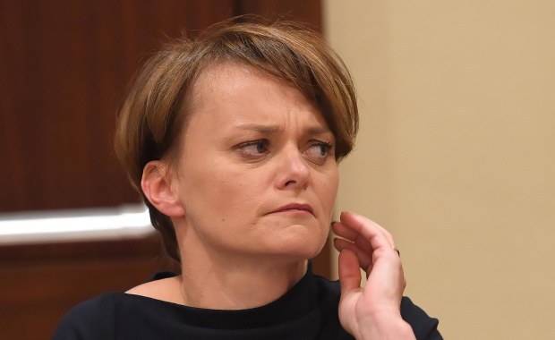 Emilewicz zawiozła synów na narty. Co z karą? Suski: Przepraszała. To wystarczy