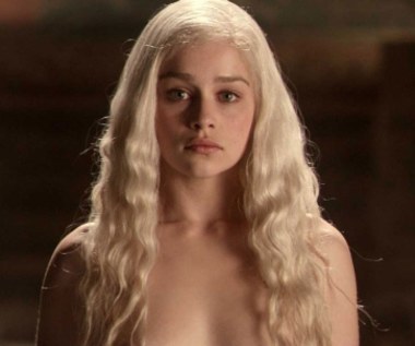 Emilia Clarke: Dość rozmów o nagości w "Grze  o tron"
