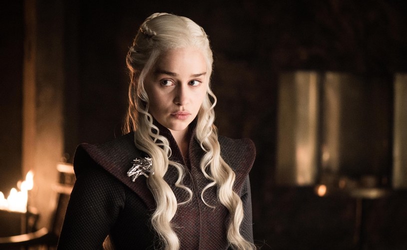 Emilia Clarke jako Daenerys w serialu "Gra o tron" /materiały prasowe