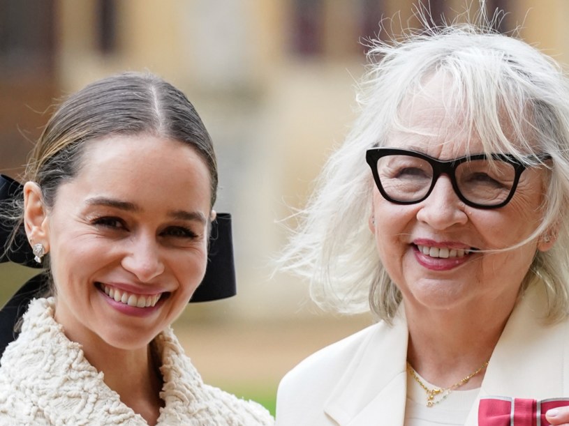 Emilia Clarke, Jennifer Clarke - założycielki organizacji charytatywnej zostały uhonorowane Orderem /Andrew Matthews - Pool/Getty Images /Getty Images