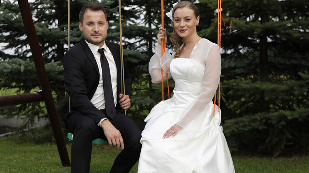 Na planie "Pierwszej miłości" Emilka (Anna Ilczuk) i Bartek (Rafał Kwietniewski) /fot /AKPA