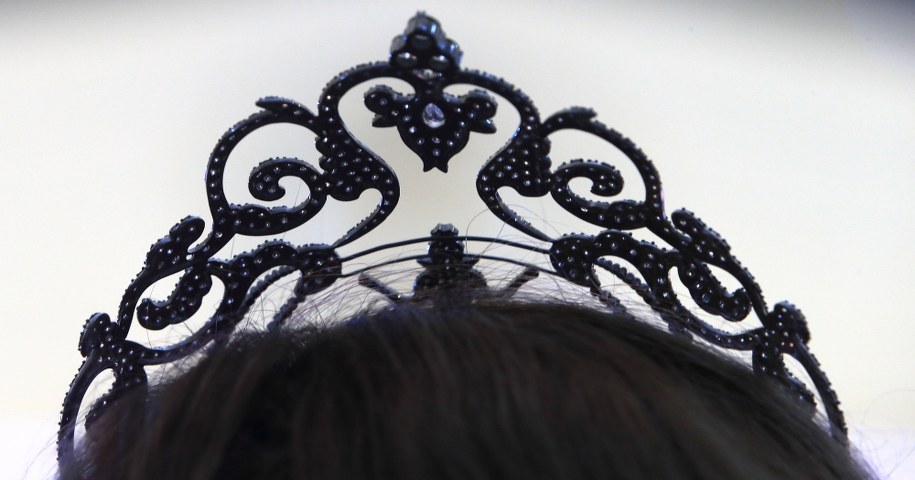 Emily Kachote przyznała, że do kompromitujących ją jako Miss Zimbabwe zdjęć pozowała przed przystąpieniem do konkursu /DPA/JENS WOLF  /PAP