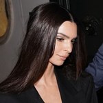 Emily Ratajkowski oskarża Robina Thicke'a o molestowanie! Na planie teledysku złapał ją za piersi