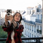 "Emily w Paryżu": Francuska influencerka nie zostawiła na serialu suchej nitki