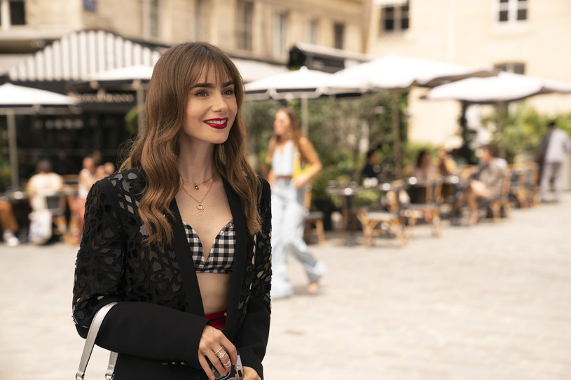 "Emily w Paryżu" ma powrócić z czwartym sezonem jeszcze w tym roku /Stéphanie Branchu/Netflix © 2022 /materiały prasowe