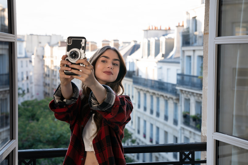 "Emily w Paryżu" /Stephanie Branchu/Netflix© 2020 /materiały prasowe