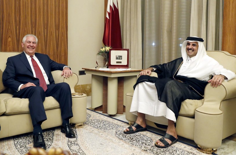 Emir Kataru z sekretarzem stanu USA Rexem Tillersonem /AFP