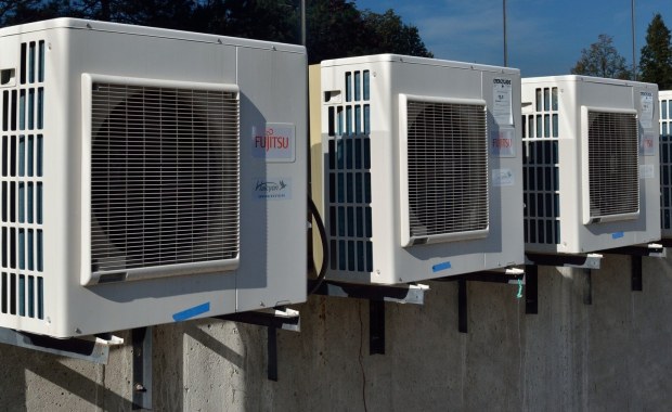 Emisje tego silnie cieplarnianego gazu miały spadać. Nic z tego