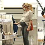 Emma Roberts robi ostatnie zakupy przed porodem