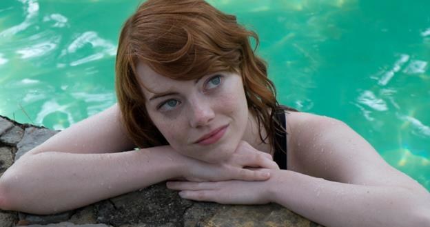 Emma Stone w scenie z filmu "Magia w blasku księżyca" /materiały dystrybutora