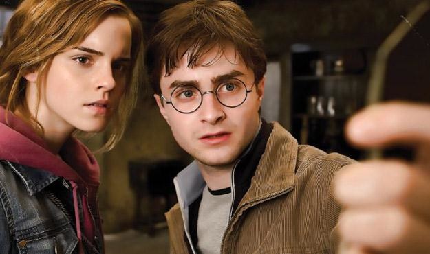 Emma Watson i Daniel Radcliffe - bohaterowie serii o Harrym Potterze /materiały prasowe