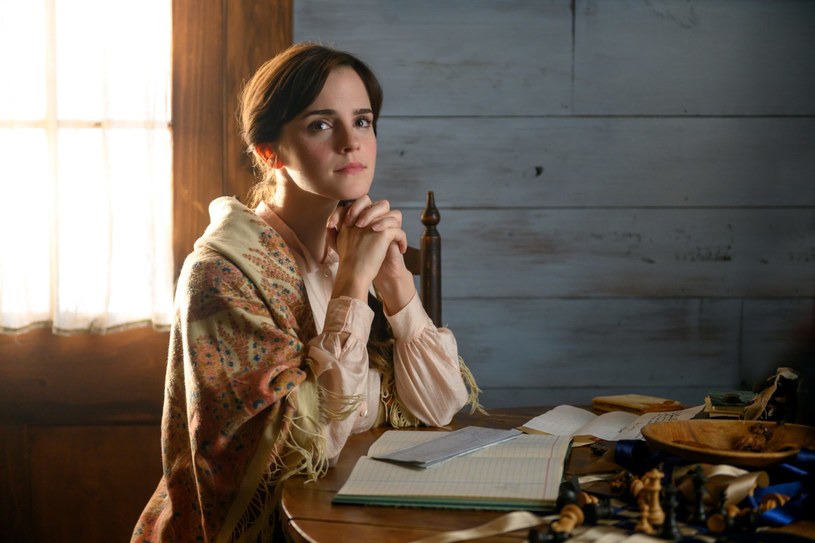 Emma Watson w filmie "Małe kobietki" /Image Capital Pictures / Film Stills /Agencja FORUM