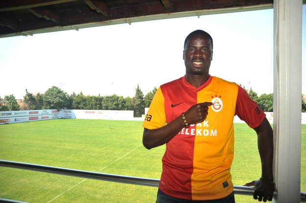 Emmanuel Eboue po raz kolejny miał nieprzyjemności ze strony fanów Besiktasu /INTERIA.PL/AFP