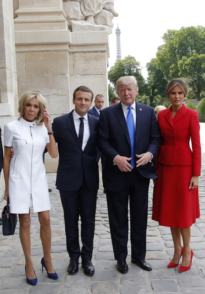 Emmanuel Macron i Donald Trump z małżonkami /East News