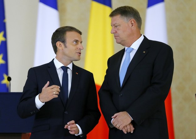 Emmanuel Macron i Klaus Iohannis /ROBERT GHEMENT /PAP/EPA