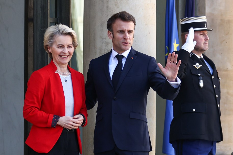 Emmanuel Macron i Ursula von der Leyen /MOHAMMED BADRA /PAP/EPA
