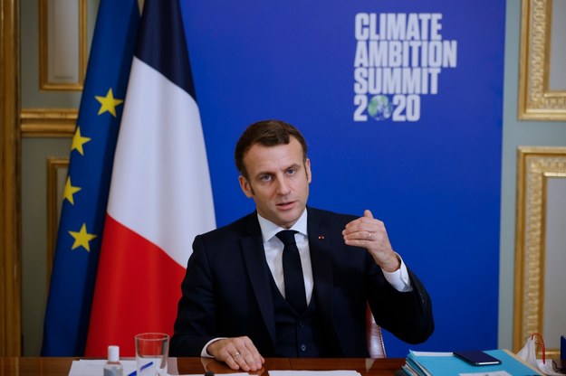 Emmanuel Macron jest zakażony koronawirusem /YOAN VALAT / POOL /PAP