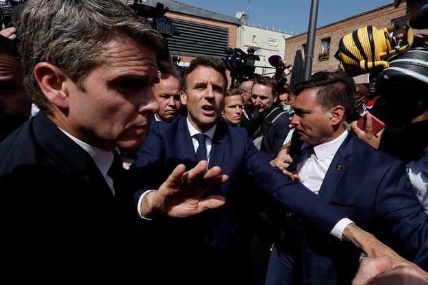 Emmanuel Macron na targu w Cergy /BENOIT TESSIER / POOL /PAP/EPA