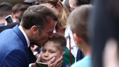 Emmanuel Macron nie składa broni przed II turą i apeluje o jedność
