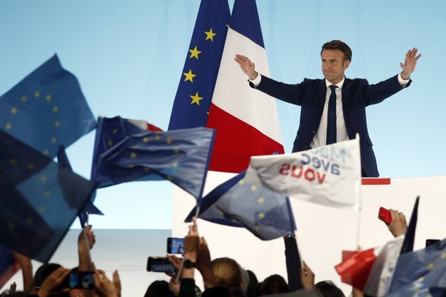 Emmanuel Macron po wynikach pierwszej tury wyborów prezydenckich we Francji w Paryżu /YOAN VALAT  /PAP/EPA