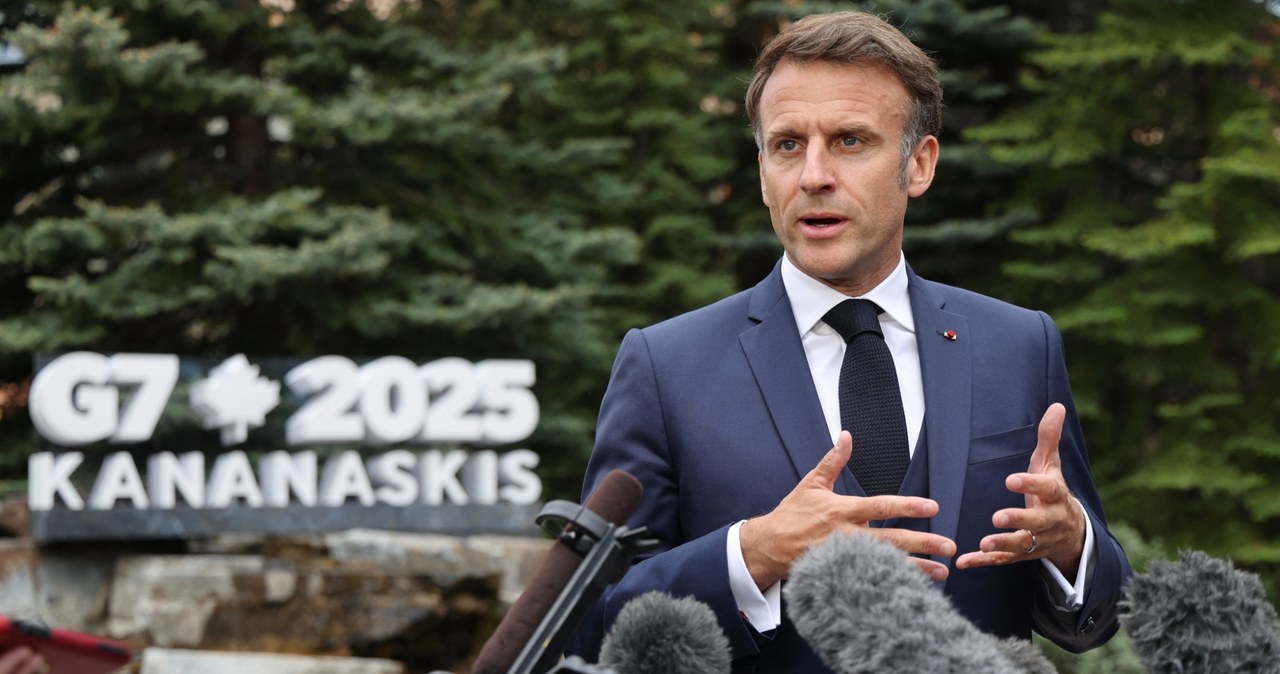 Emmanuel Macron przestrzega przed siłową zmianą reżimu w Iranie /LUDOVIC MARIN /AFP