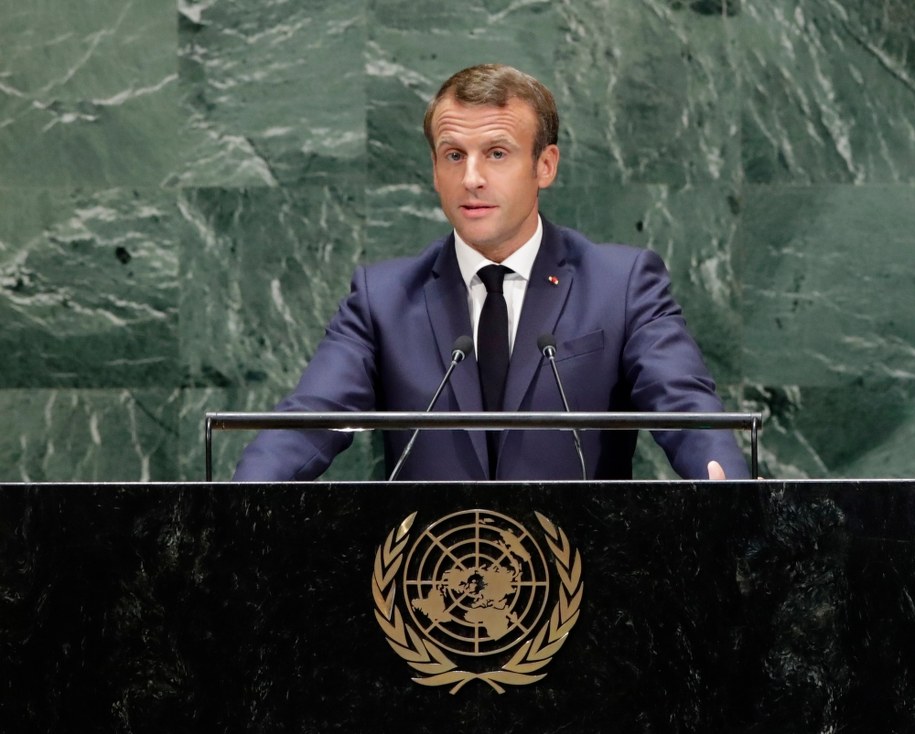 Emmanuel Macron skrytykowała Polskę za blokowanie reform klimatycznych /JASON SZENES    /PAP/EPA