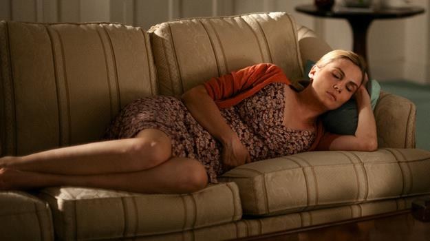 Emmanuelle Seigner gra jedną z głównych ról w filmie "U niej w domu" /materiały dystrybutora