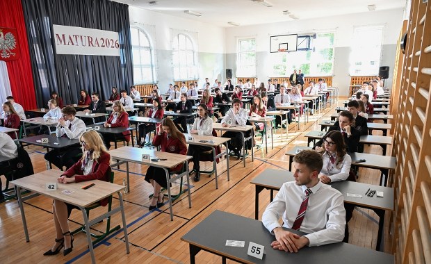 Emocje sięgają zenitu. Maturzyści zmierzyli się z królową nauk