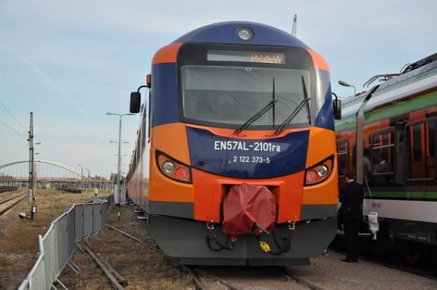 EN57AL dla Przewozów Regionalnych /Rynek Kolejowy