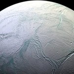 Enceladus może nie mieć warunków do życia. Naukowcy tłumaczą