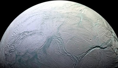 Enceladus może nie mieć warunków do życia. Naukowcy tłumaczą