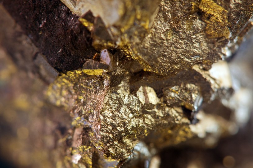 Endohedralny fuleren - przy nim złoto jest "bezwartościowe" /123RF/PICSEL