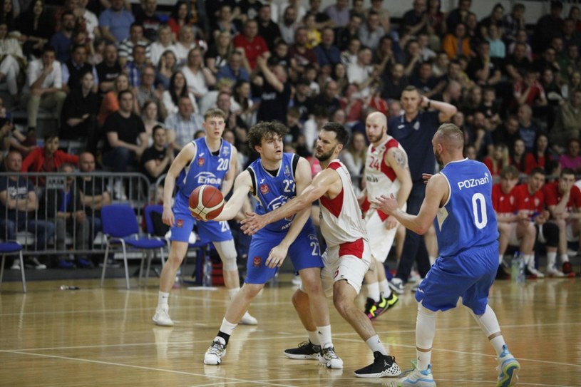 Enea Basket Poznań już nie zagra po śmierci swojego kapitana. PZKosz odwołał finały