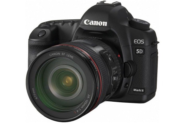 EOS 5D Mark II - filmowa lustrzanka Canona /materiały prasowe