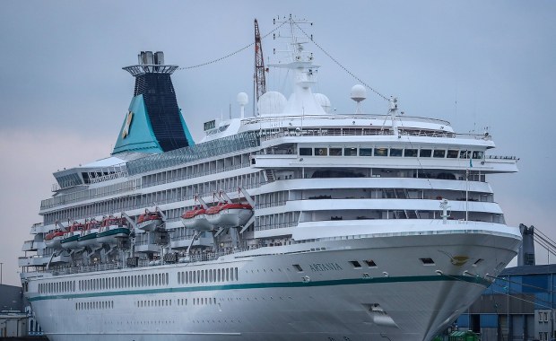 Epidemia na wycieczkowcu. Ponad 200 osób zakażonych 