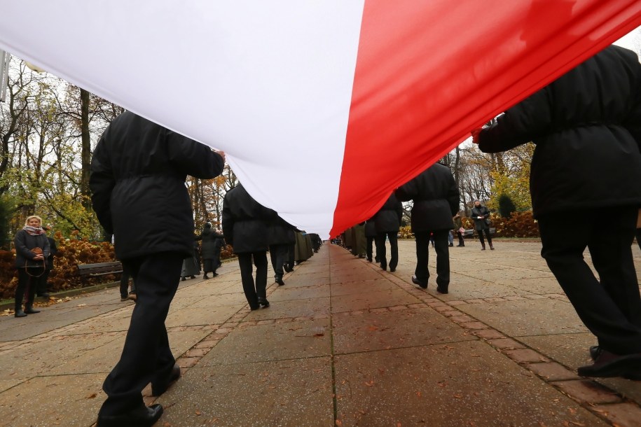 Episkopat apeluje: Niech 11 listopada o godz. 12.00 zabiją w kościołach dzwony /Waldemar Deska /PAP