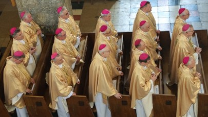 Episkopat reaguje na doniesienia RMF FM. "Sprawa jest złożona"
