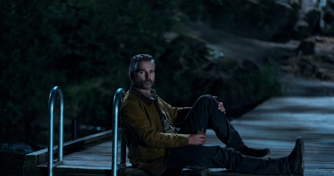 Eric Bana w serialu "Dzikość" /RICARDO HUBBS/NETFLIX /Netflix
