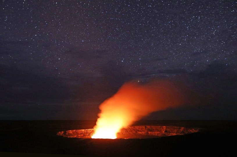Erupcja wulkanu Kilauea jest bardzo prawdopodobna /AFP