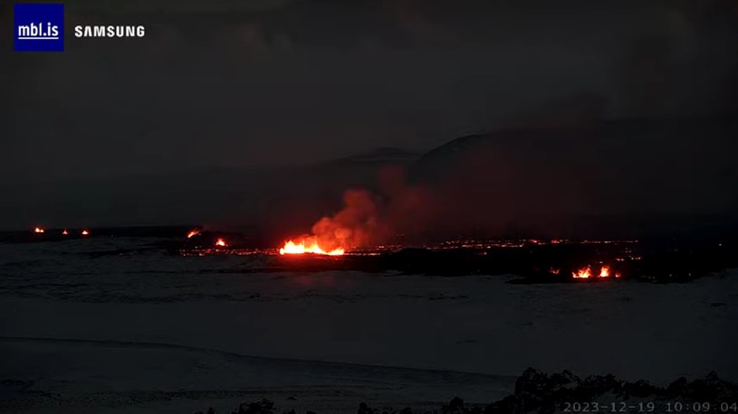 Erupcja wulkanu na Islandii /zrzut ekranu/mbl.is /YouTube