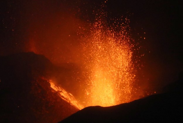 Erupcja wulkanu na La Palma zaczęła się trzy tygodnie temu /Elvira Urquijo A. /PAP/EPA