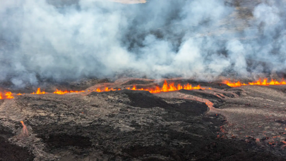 Erupcja wulkanu na Reykjanes. Lawa zagraża Grindavik