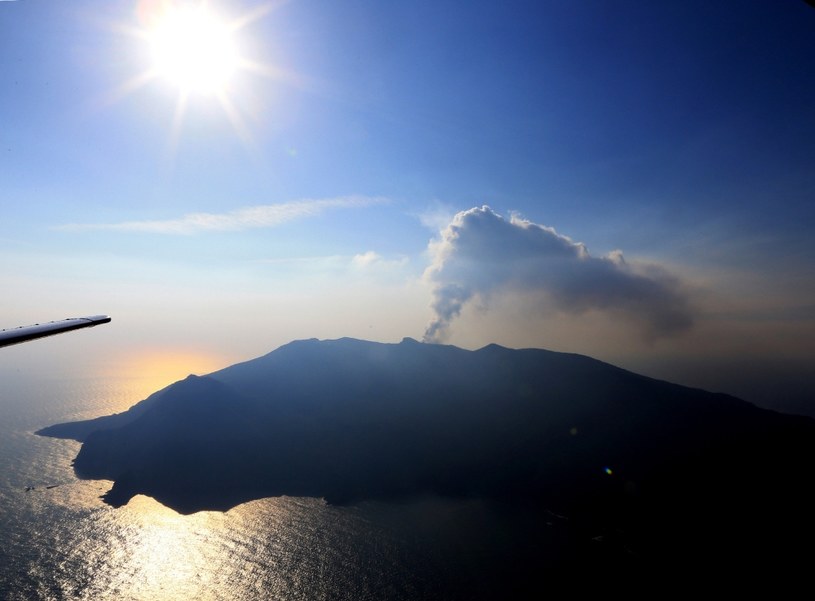 Erupcja wulkanu na wyspie Kuchinoerabu. Zdjęcie z 2015 roku /JIJI PRESS /AFP