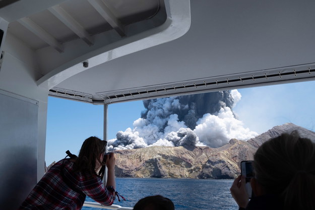 Erupcja wulkanu w Nowej Zelandii /MICHAEL SCHADE /PAP/EPA