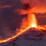 lotnictwo Erupcja wulkanu w Rosji. Kolumna popiołu na 12 km i kod czerwony